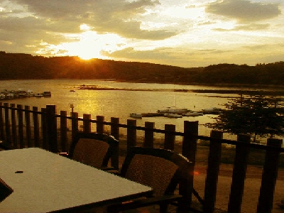 C085 coucher soleil port.jpg